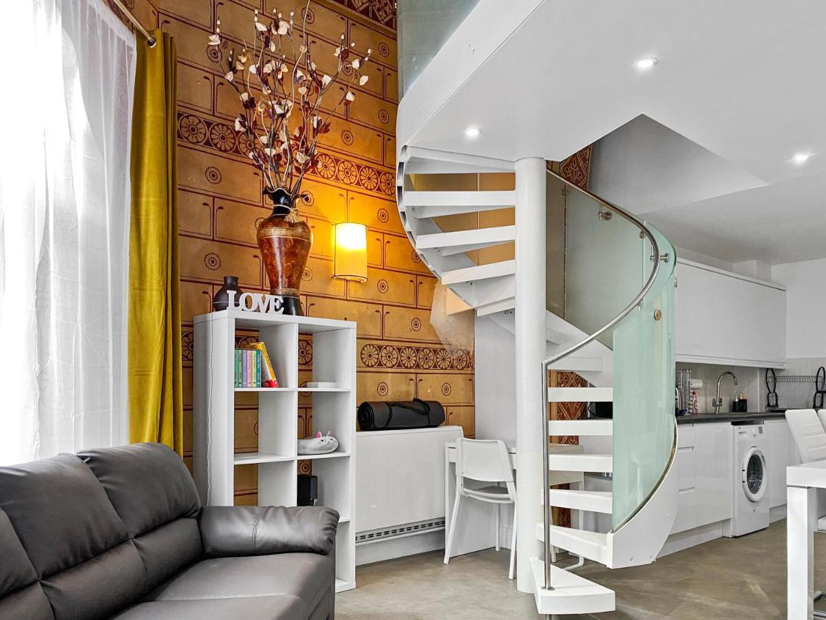 Rare 1-Bed Church Converted Apartment In Londra Esterno foto