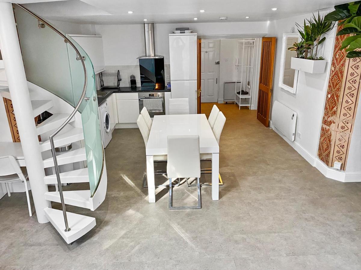 Rare 1-Bed Church Converted Apartment In Londra Esterno foto
