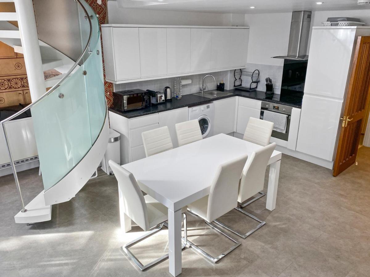 Rare 1-Bed Church Converted Apartment In Londra Esterno foto